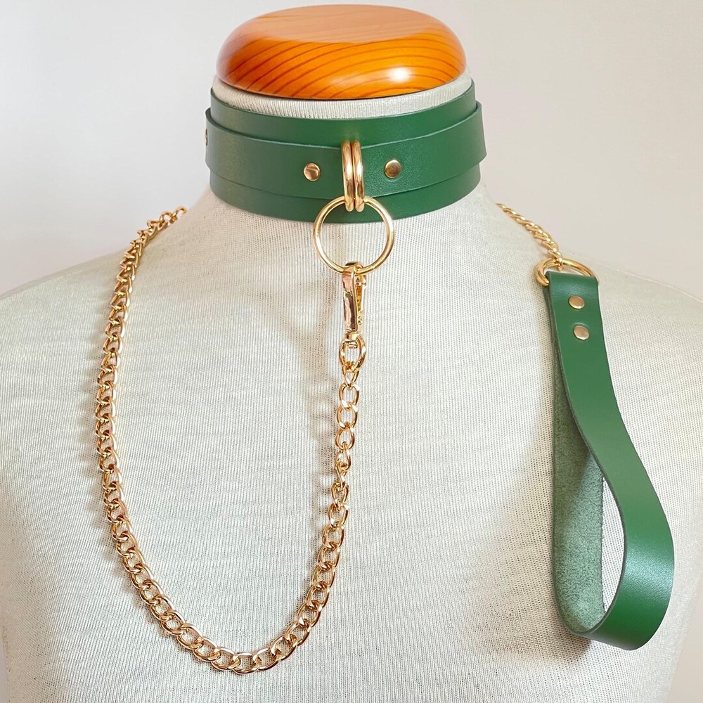 Green leather BDSM collar and leash with gold chain, ideal to start